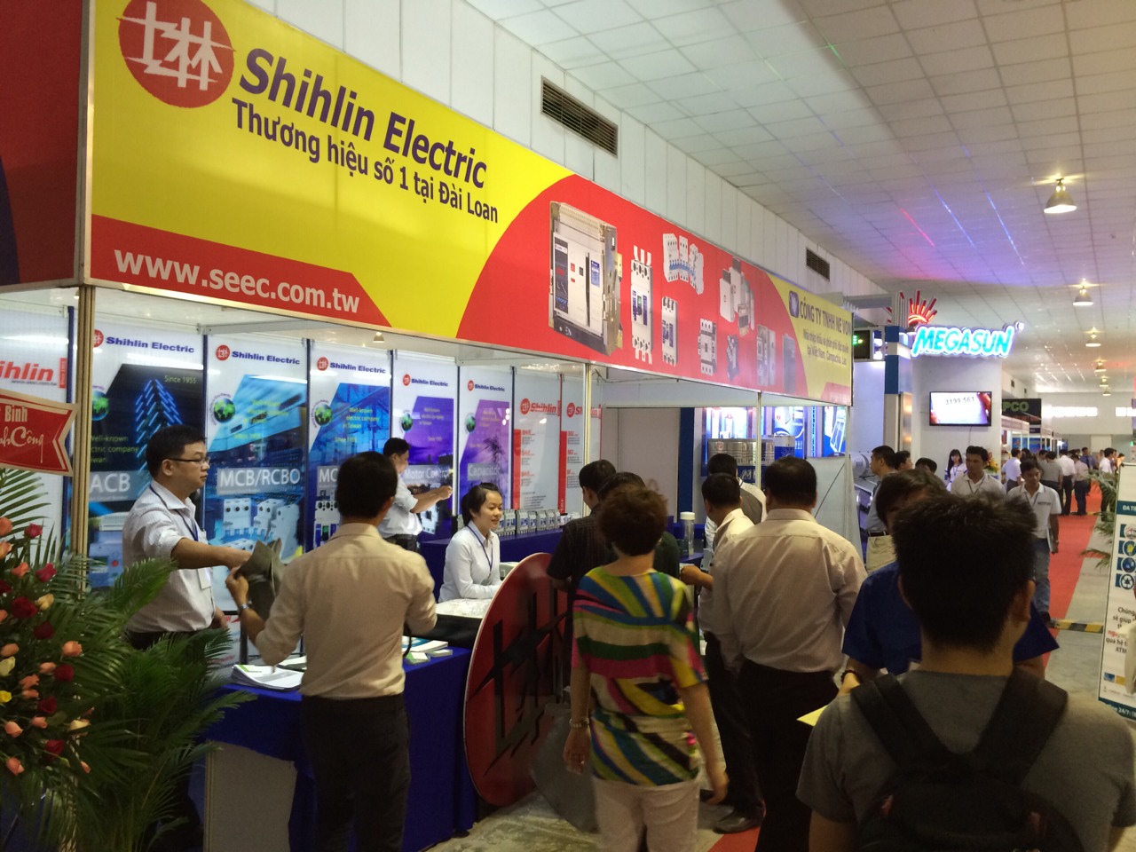 Stand da Shihlin Electric na 7ª Exposição Internacional de Tecnologia e Equipamentos Elétricos - Vietnam ETE 2014